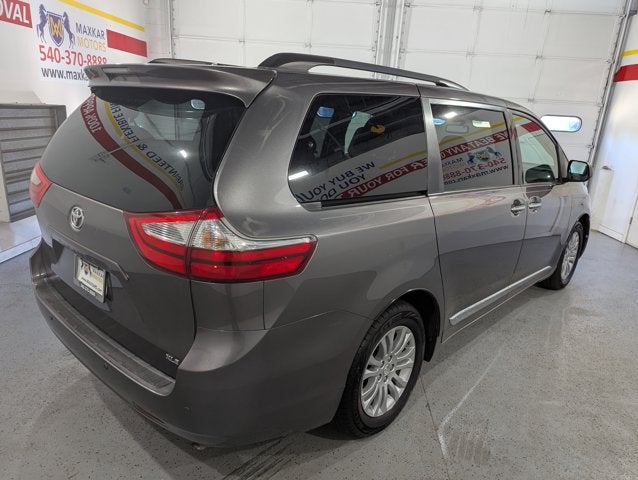2017 Toyota Sienna 3.5L 6 Cyl XLE Premium FWD 8-Passenger
