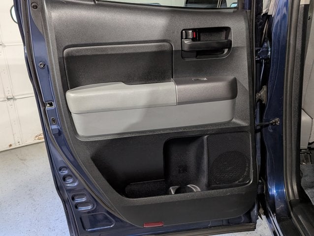 2013 Toyota Tundra 4WD Truck 4.6L 8 Cyl Double Cab 4.6L V8 6-Spd AT (Natl)