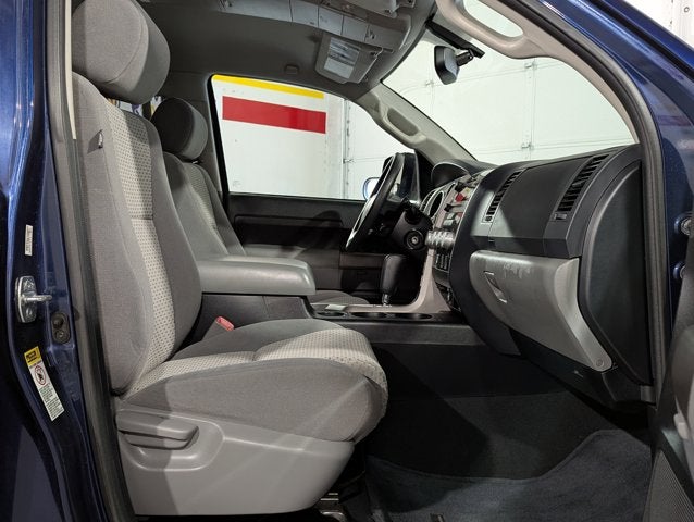 2013 Toyota Tundra 4WD Truck 4.6L 8 Cyl Double Cab 4.6L V8 6-Spd AT (Natl)