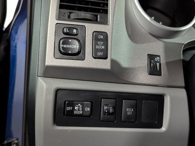 2013 Toyota Tundra 4WD Truck 4.6L 8 Cyl Double Cab 4.6L V8 6-Spd AT (Natl)