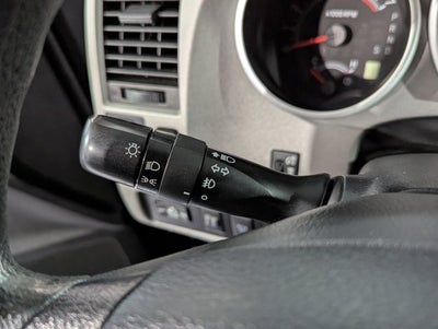 2013 Toyota Tundra 4WD Truck 4.6L 8 Cyl Double Cab 4.6L V8 6-Spd AT (Natl)