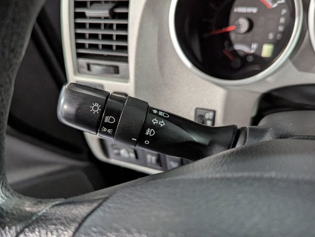 2013 Toyota Tundra 4WD Truck 4.6L 8 Cyl Double Cab 4.6L V8 6-Spd AT (Natl)