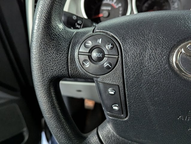 2013 Toyota Tundra 4WD Truck 4.6L 8 Cyl Double Cab 4.6L V8 6-Spd AT (Natl)