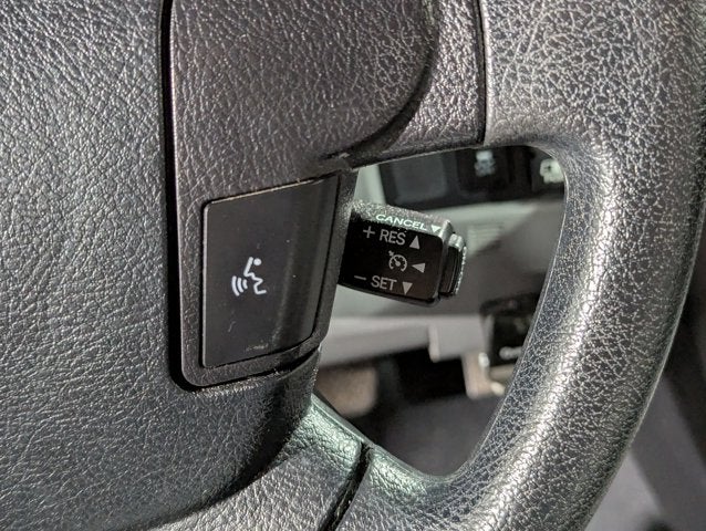 2013 Toyota Tundra 4WD Truck 4.6L 8 Cyl Double Cab 4.6L V8 6-Spd AT (Natl)