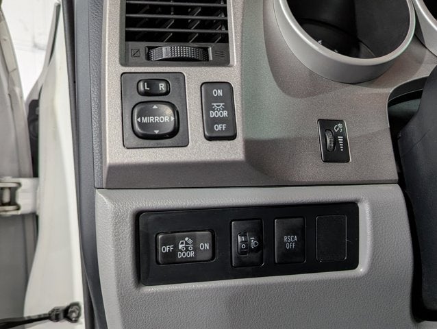 2012 Toyota Tundra 4WD Truck 5.7L 8 Cyl Double Cab 5.7L V8 6-Spd AT