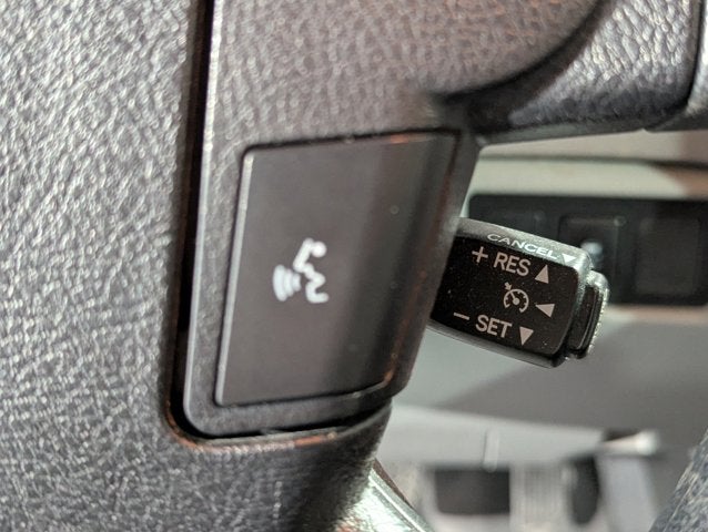 2012 Toyota Tundra 4WD Truck 5.7L 8 Cyl Double Cab 5.7L V8 6-Spd AT