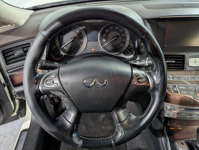 2016 INFINITI Q70L 4dr Sdn V6 AWD