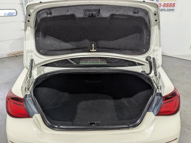 2016 INFINITI Q70L 4dr Sdn V6 AWD