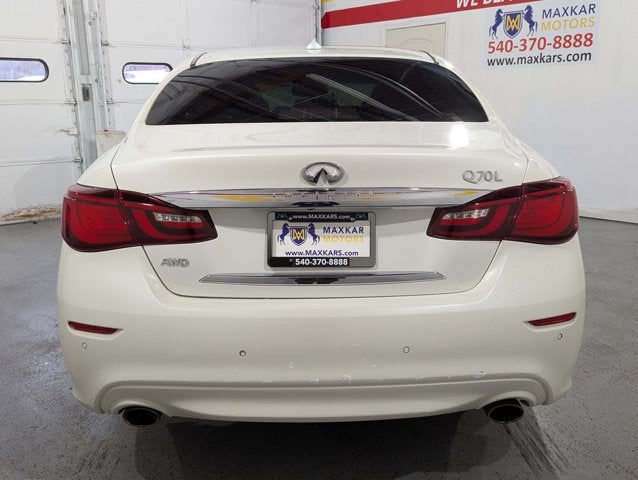 2016 INFINITI Q70L 4dr Sdn V6 AWD