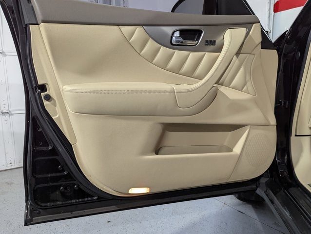 2017 INFINITI QX70 3.7L 6 Cyl AWD AWD